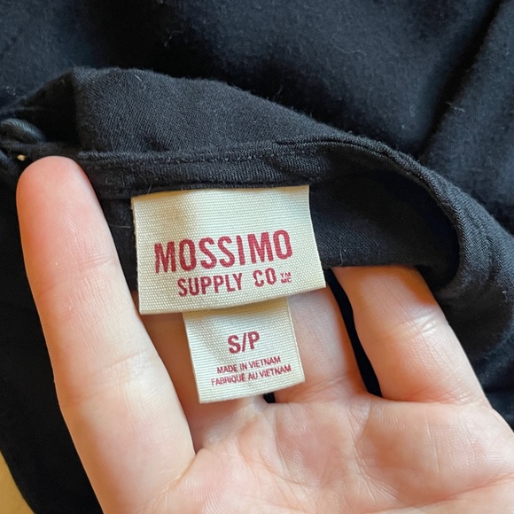 Black Dress with Pockets 👋 - Picture 4 of 9